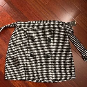 FOREVER 21 NWT SKIRT BLACK/WHITE SIZE M